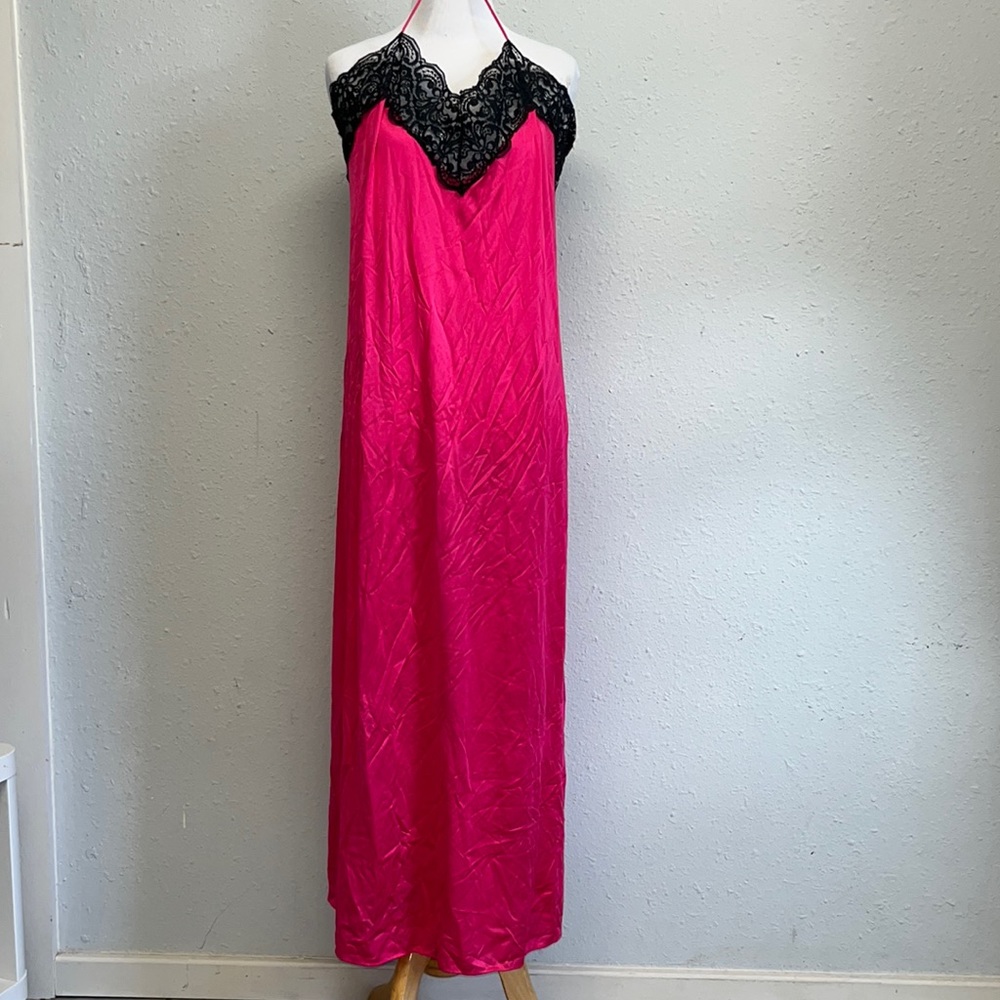 Vintage Barbiecore Hot Pink Black Lace Trim floor-length Lingerie Nightgown Slip